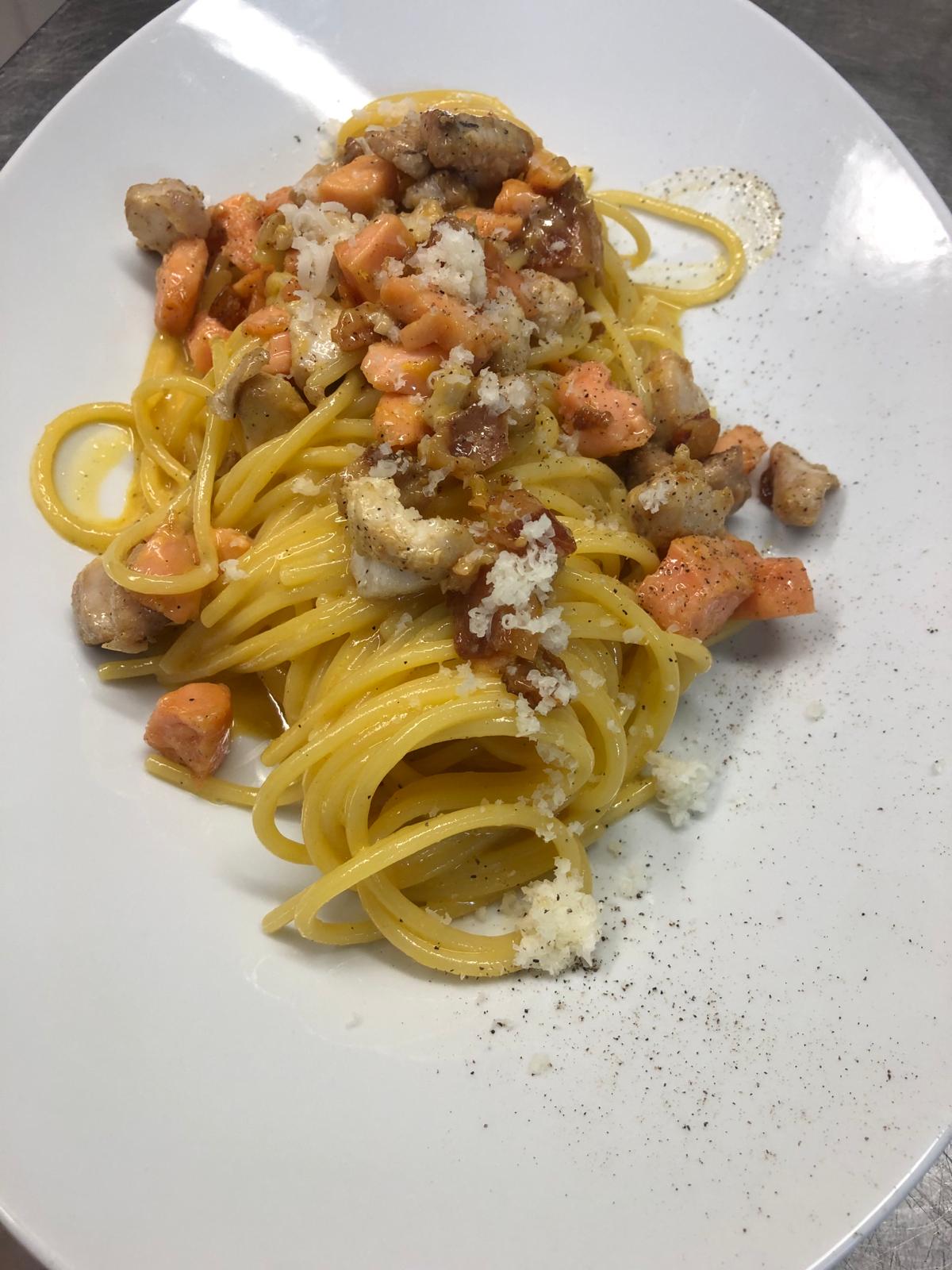 Spaghettone alla carbonara di mare