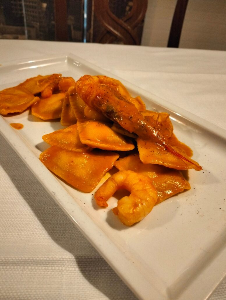 Ravioli di branzino alla bisque di scampi – L'Ulivo del Conero
